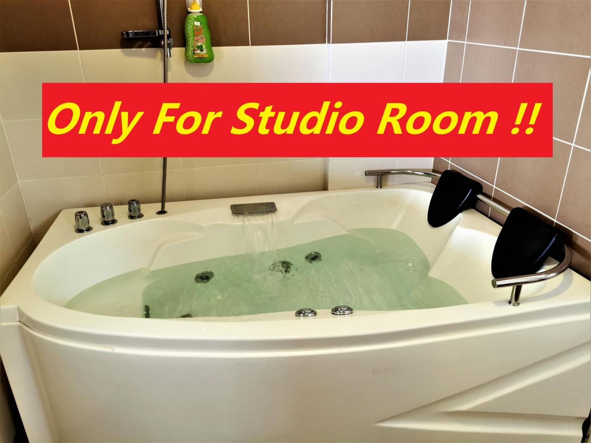 B - Lagoon Water Themepark Suite Melaka Town 外观 照片